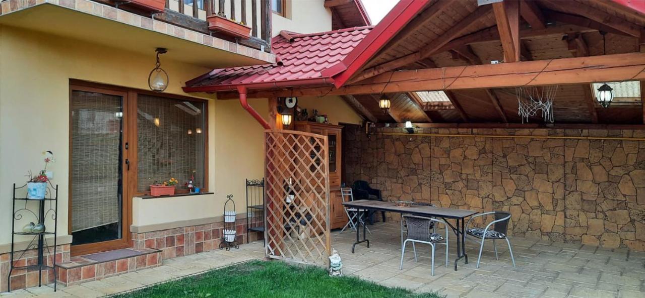 Bella Daria Hotel Cîmpulung Kültér fotó