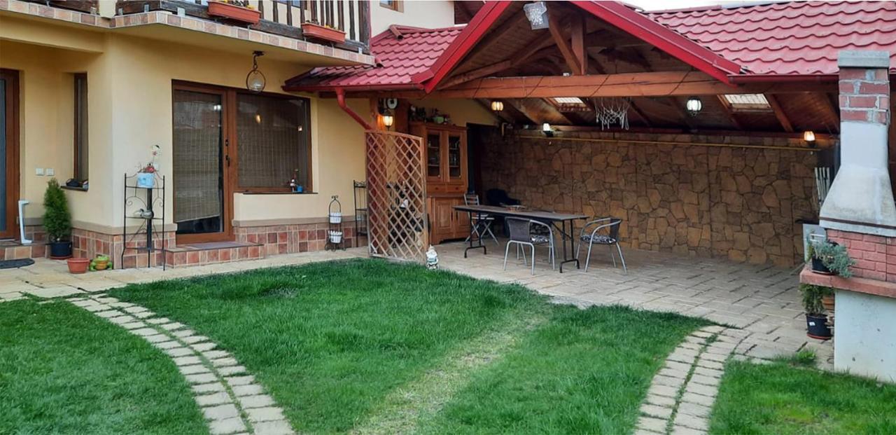Bella Daria Hotel Cîmpulung Kültér fotó