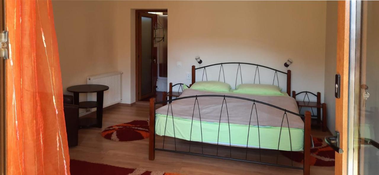 Bella Daria Hotel Cîmpulung Kültér fotó