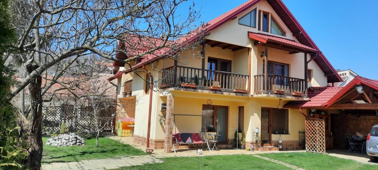 Bella Daria Hotel Cîmpulung Kültér fotó