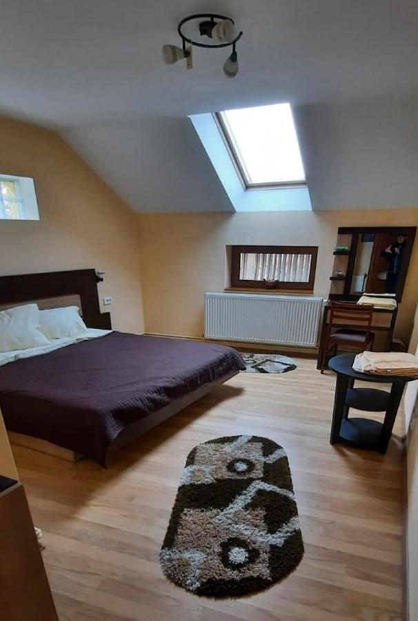 Bella Daria Hotel Cîmpulung Kültér fotó