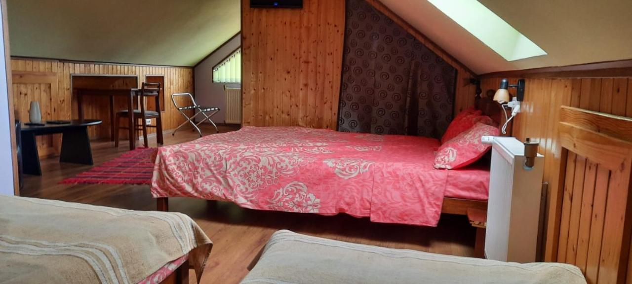 Bella Daria Hotel Cîmpulung Kültér fotó